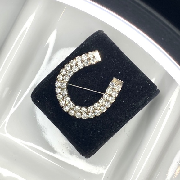 Vintage Rhinestone Horseshoe Brooch 🐴 💎 - Picture 9 of 9
